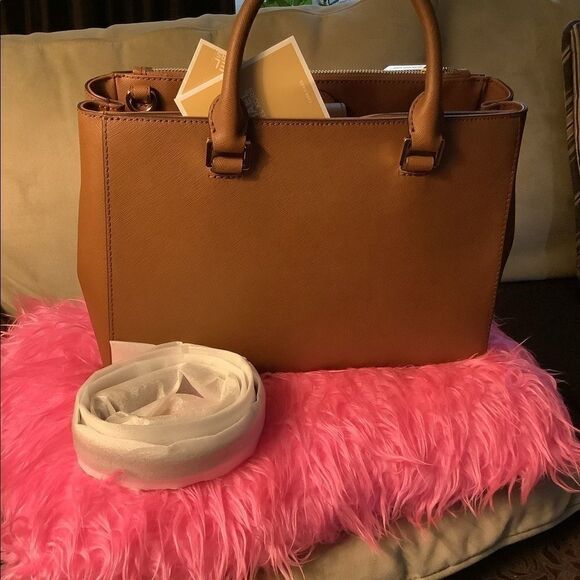 Michael Kors Satchel with Straps - Picture 2 of 12